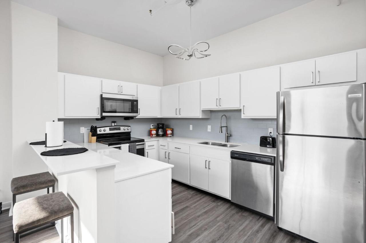 2Br 2Ba In The Block Apartment By Cozysuites Indianapolis Ngoại thất bức ảnh