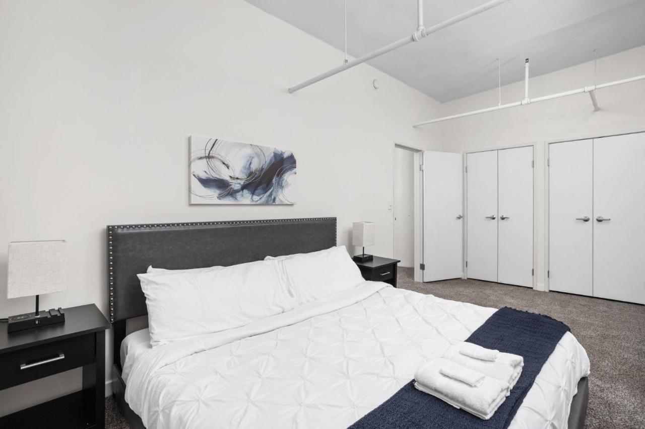 2Br 2Ba In The Block Apartment By Cozysuites Indianapolis Ngoại thất bức ảnh