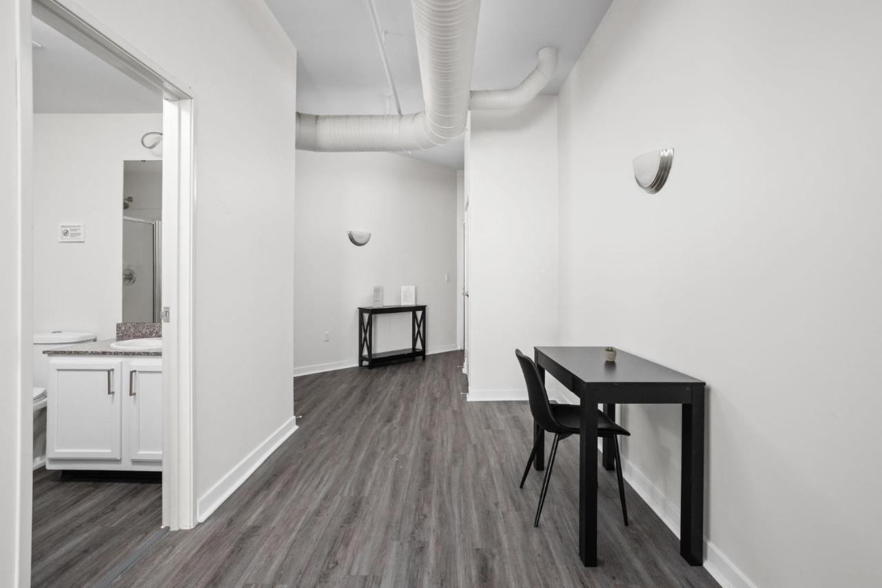 2Br 2Ba In The Block Apartment By Cozysuites Indianapolis Ngoại thất bức ảnh