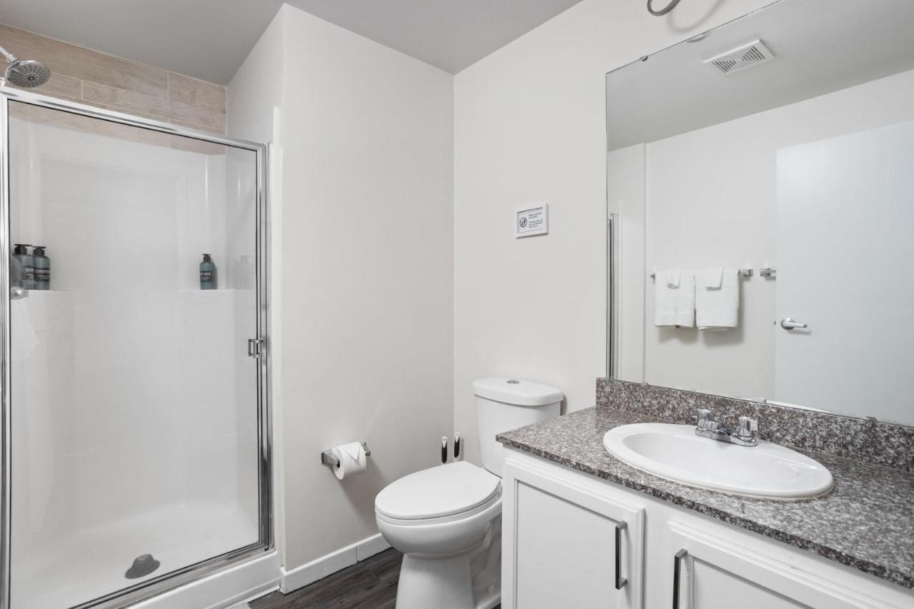 2Br 2Ba In The Block Apartment By Cozysuites Indianapolis Ngoại thất bức ảnh